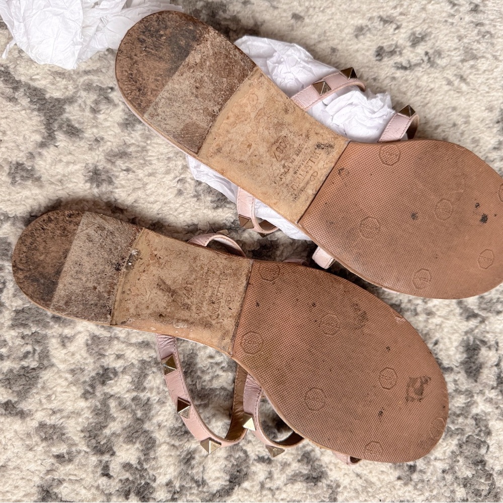 Valentino Garavani Pink Rockstud Leather Slide Sandals - Picture 4 of 12